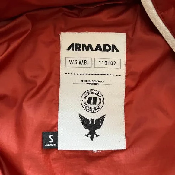 Armada Women's Red Puffer Jacket, Size Small - Picture 2 of 3